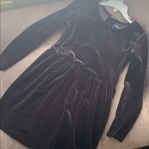 Gap Kids black velvet dress, S 6-7)